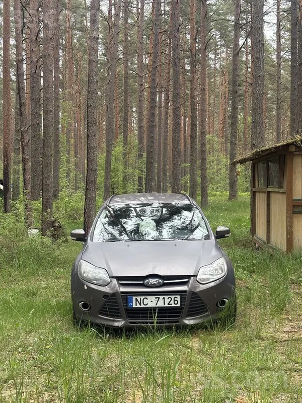 Ford Automašīna ir labā stāvoklī, tajā ir nomainīti pār
