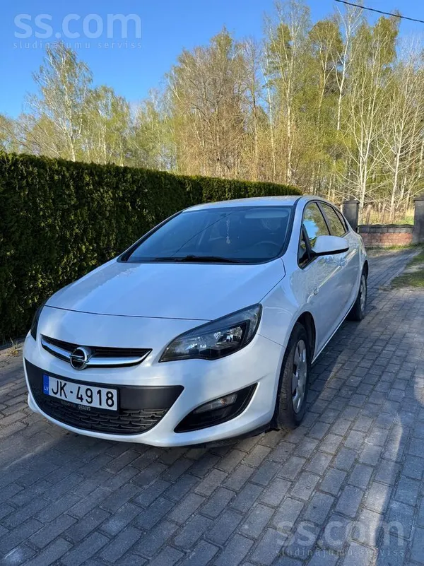 Opel Pārdod Opel Astra ļoti labā stāvoklī. Auto ir tīrs