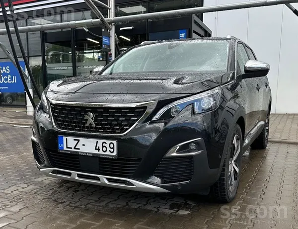 Peugeot 5008 Crossway At8 ar ekonomisku dīzeļdzinēju. 4-5l