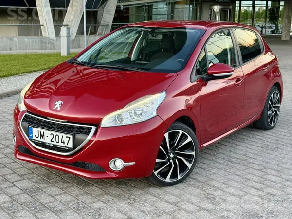Peugeot Peugeot 208 2014 Limited Edition 1.2 bezīns