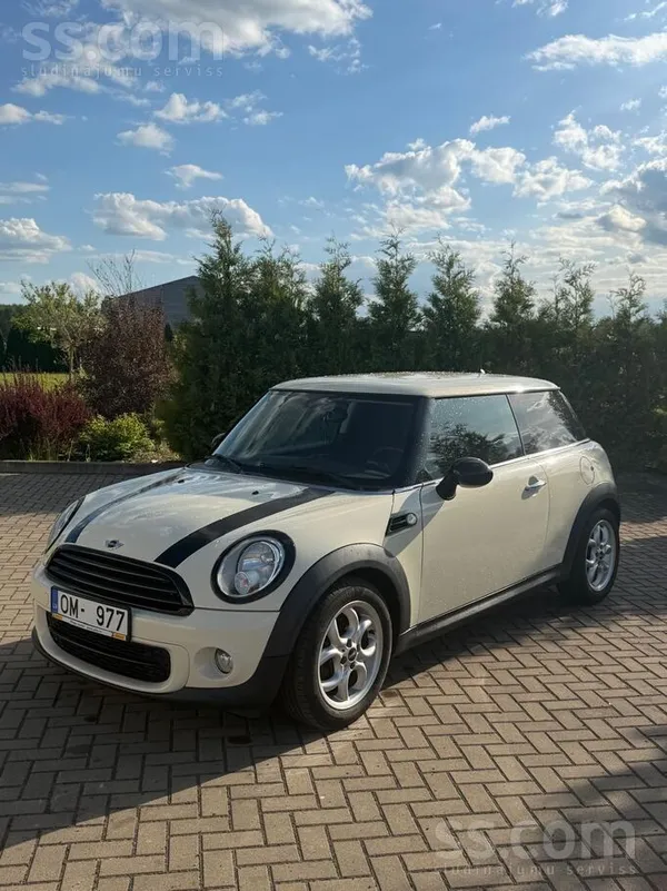 Mini Pārdodu automašīnu lieliskā stāvoklī. Tikko atbrau