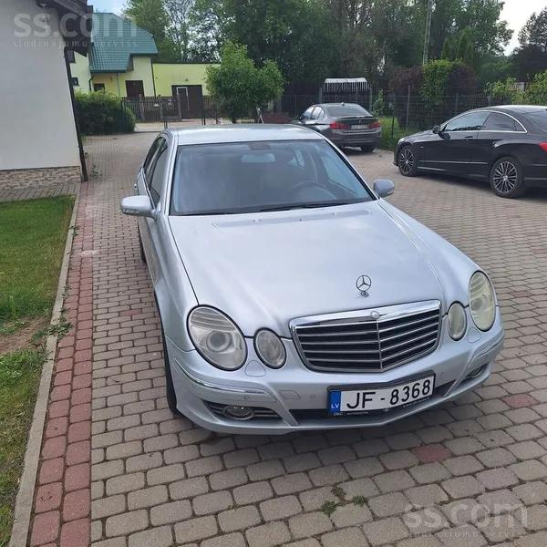 Mercedes Mercedes Benz E220 Avantgarde, jauna TA, 2 atslēga