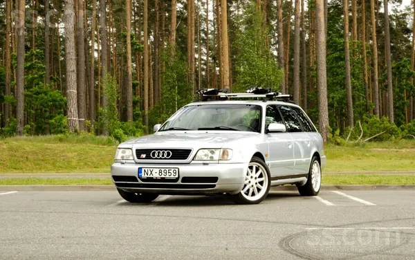 Audi Audi S6 Avant 4.2l benzīns. 