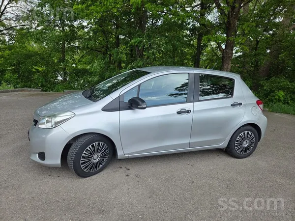 Toyota Pārdod Toyota Yaris 1.3 benzīns/gāze, 73 kW. Auto 