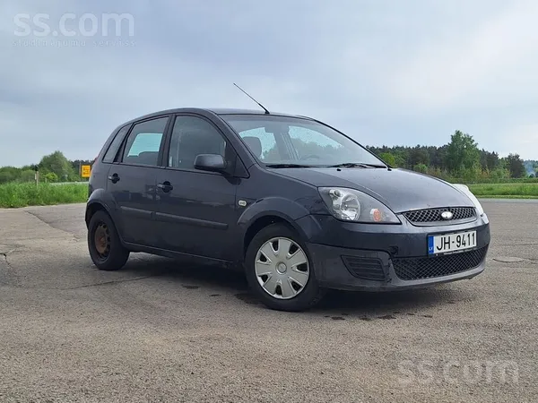 Ford Tiek pārdots Ford Fiesta. 