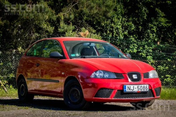 Seat Braucama mašīna, ir vizuali defekti, tehniski.