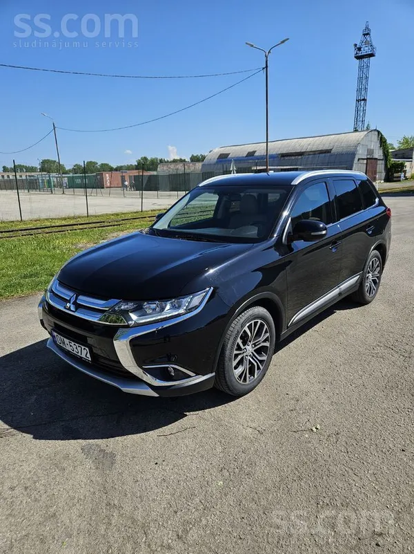 Mitsubishi Pārdodu 7 vietīgu Mitsubishi oultalder 2.0 benzīns