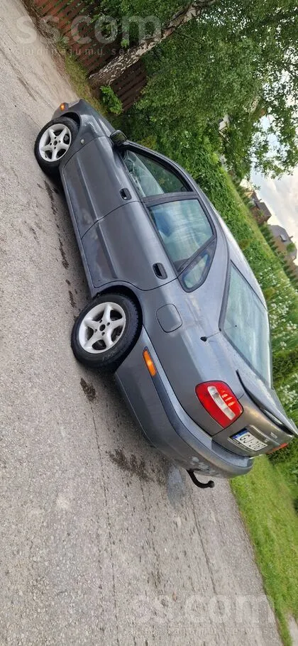 Iet uz pārdošanu šis volvo s40 ar apskati 8, 06, 26, ir roka japieliek lai d