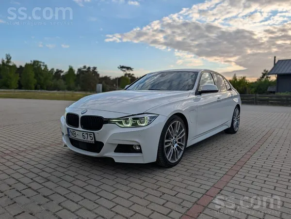 BMW BMW F30 330e Plug-In Hybrid. 