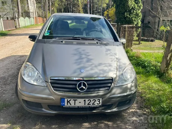 Pārdodu rezerves dalām. Jo ir ātrumkārbas defekts. Riepas bonusā.