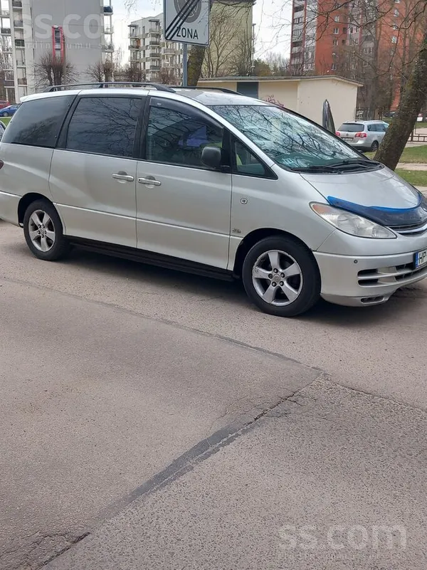 Toyota Продаю Toyota Previa 2002 года. Дизель 85 кВт, 2.0