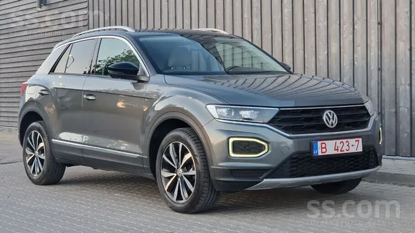 Volkswagen T-Roc Executive, ādas salons
