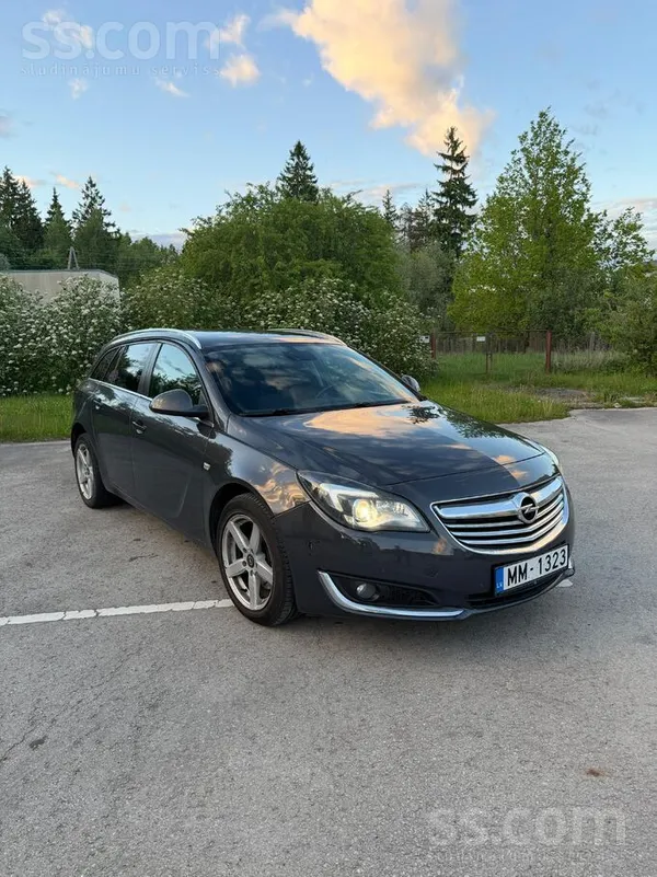 Opel Pārdodu Opel Insignia Sports Tourer 2013.g auto. 