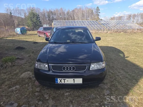 Audi 3 durvju modelis.