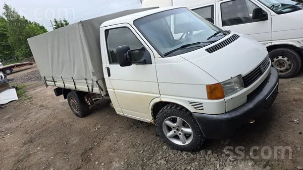 Iziesim tehnisko apskati. 
T4 ar aluminija kravas kasti un tenti. Tents vie