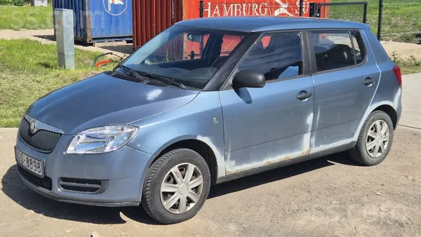Skoda Pārdodu lietotu automašīnu Škoda Fabia 2007.gada. 