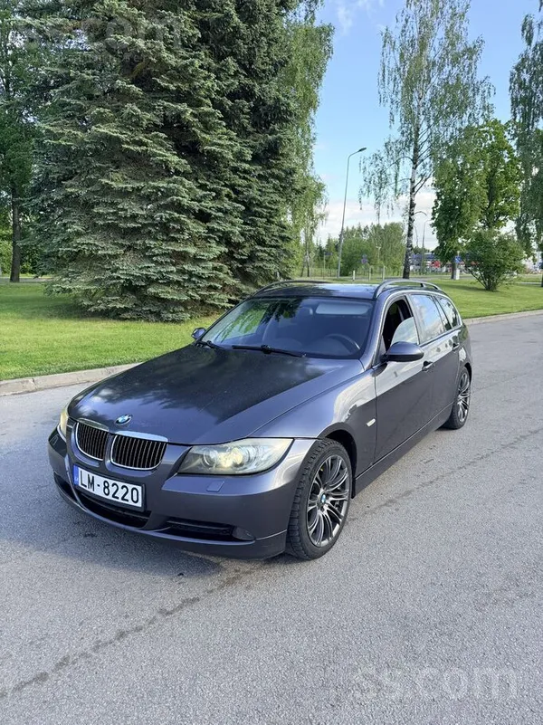 BMW Pardodu 325d. Nesen mainiti bremzu diski ar klučie