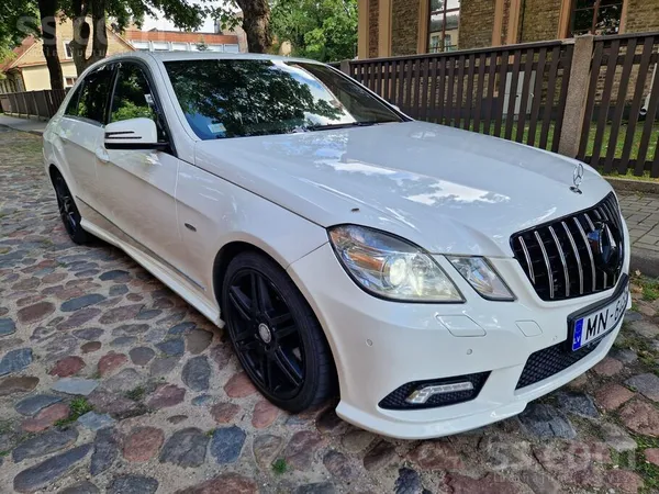 Mercedes Mercedes Benz E220 Amg pakotnē ar 2.2 dīzeļdzinēju