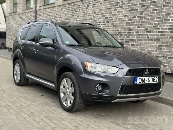 Mitsubishi Mitsubishi Outlander 4x4 2, 2d 115kw. Automāts. 