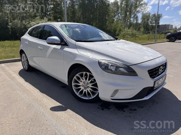 Volvo Sainniece pārdod lielisku un ļoti ekonomisku Volvo