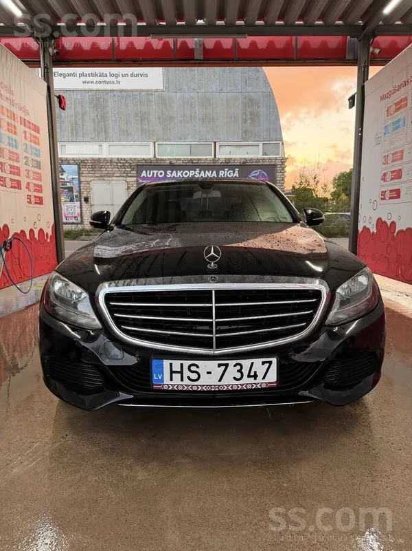 Mercedes Pārdodu Mercedes C220 w205 melns sedans . 2.2 dīze