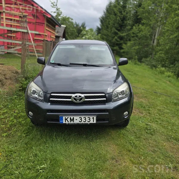 Toyota Pārdodas transportlīdzekļis Rav4. Lūgums zvanīt uz