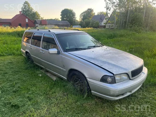 Volvo Pārdodu volvo v70 , stav jau 3 gadus. Vairāk domāt