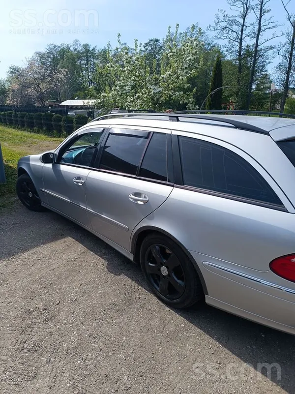 Mercedes Ļoti labi uzturēts salona nau pipets apakša apstrā