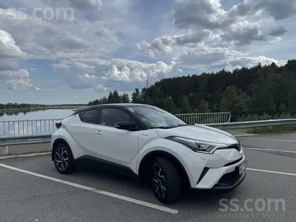 Toyota Toyota C-Hr Style Plus. Один владелец. Куплена нов