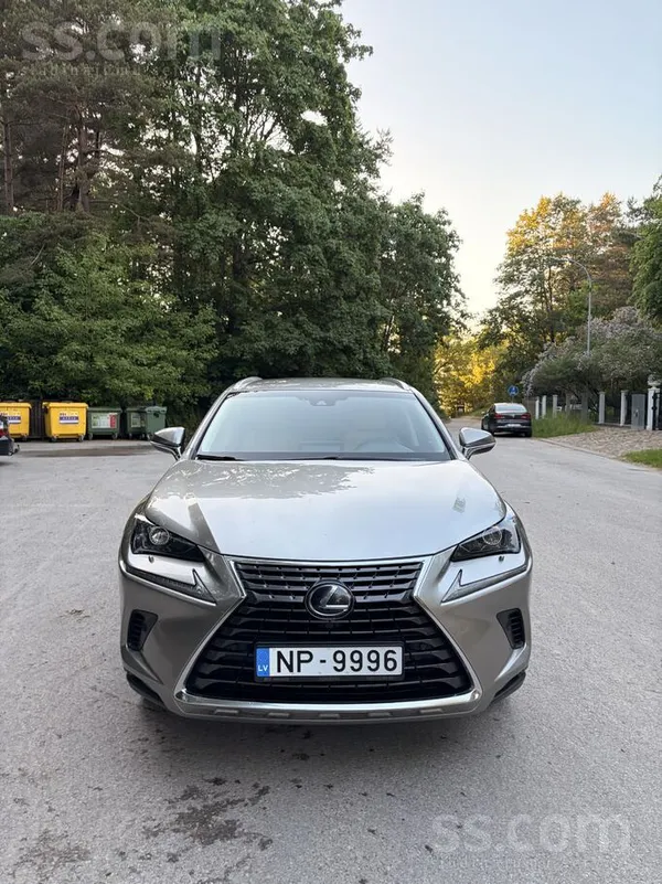 Lexus Pārdodas Lexus labā stāvoklī.