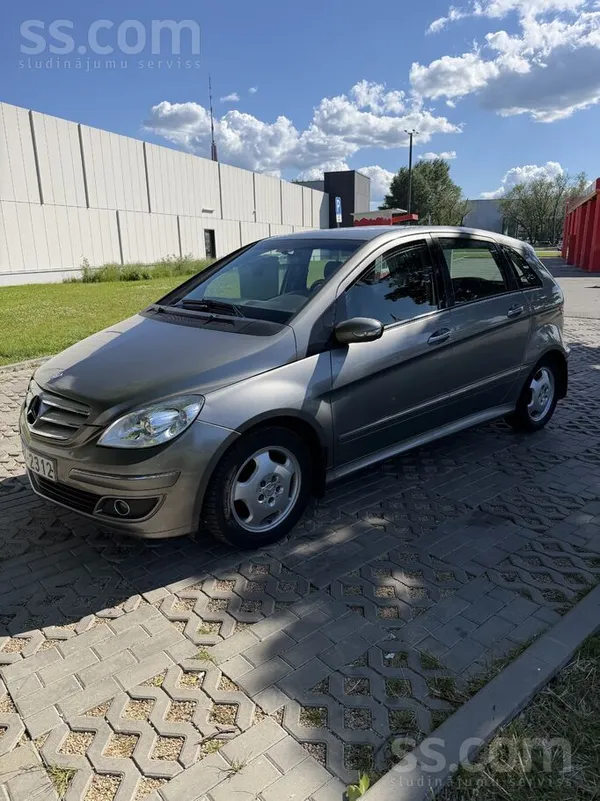 Mercedes Владелец продаёт Mb-B170. Бензин, мех. кпп. Свежий