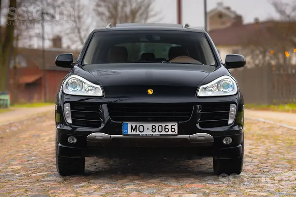 Porsche Pārdod Porsche Cayenne S Facelift. 