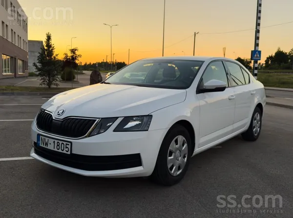 Skoda Pardodas Skoda Octavia. Ekonomisks auto. Apkalpoja