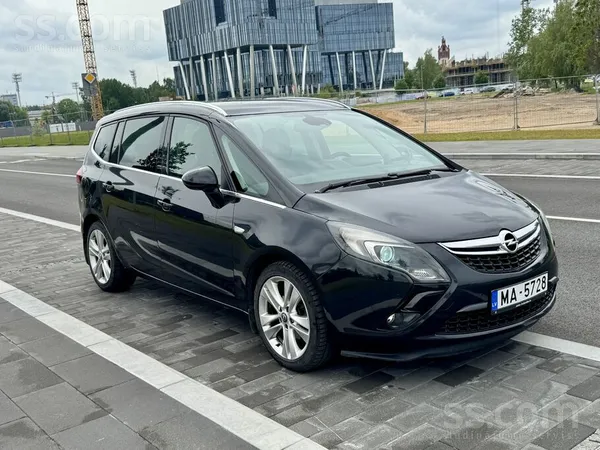 Opel Pardodu auto ļoti laba stavoklī. svaiga apskate un
