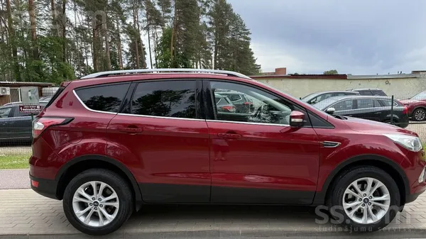 Ford Ķiršu sarkans ar pērli- tikko no Vācijas. Vācijā 1