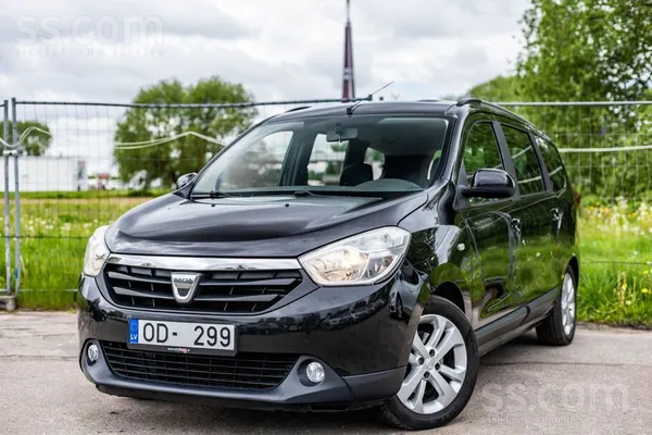 Dacia Bagātīgi aprīkots Dacia Lodgy ar 7 sēdvietām, 1.5 