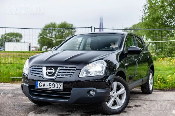 Nissan Nissan Qashqai 4Wd ar 2.0 litru benzīna dzinēju un