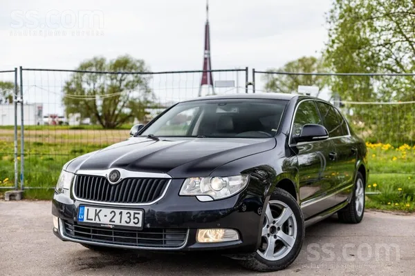 Skoda Škoda Superb ar 2.0 litru dīzeļdzinēju un automāti