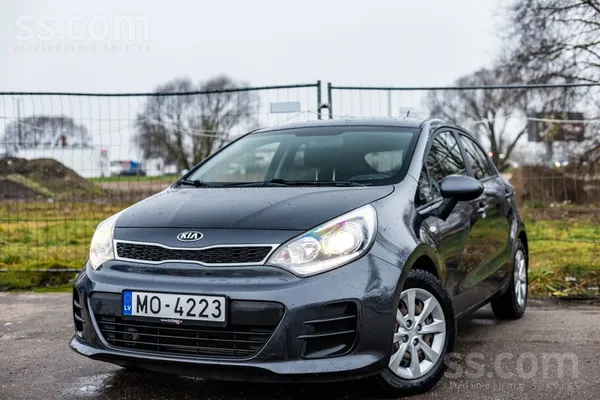 KIA Kia Rio ar 1.2 litru benzīndzinēju un manuālo ātru