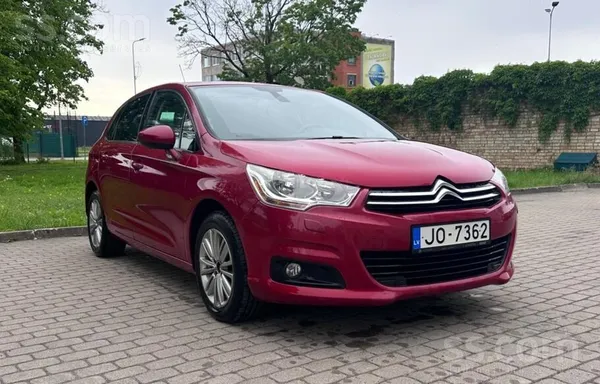 Citroen 2011. gada Citroen C4, 1, 6l ekonomisks benzīna dz