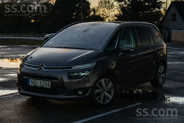 Citroen Ļoti plašs un ietilpīgs ģimenes auto ar exluzīvo k