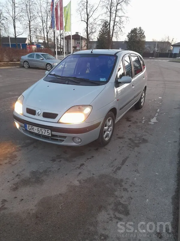 Pārdodu Renault Scenic – ne skaistumkaralieni, bet godīgu strādnieku. 

Ir