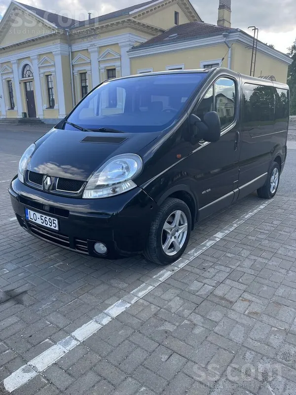 Renault 8 vietīgs pasažieru mikroautobuss labā tehniskā un