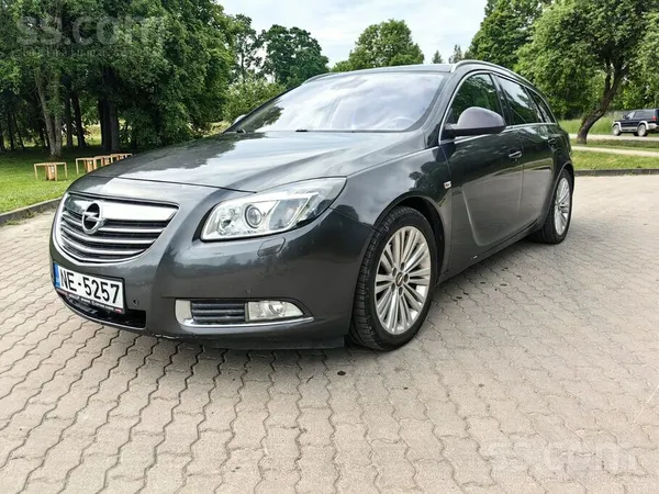 Opel Opel Insignia Sports Tourer 2.0 Cdti – 2450 €