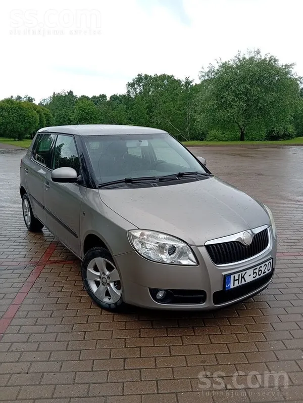 Skoda Pārdod Škodu Fabia ar ņipru un ekonomisku 1.6l ben