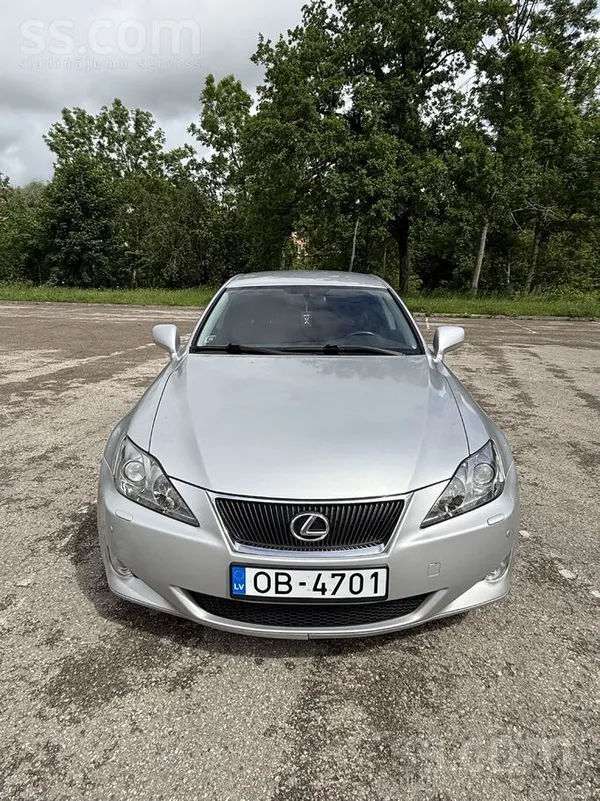 Lexus Tikko izieta jauna T A un nomaksāts ceļa nodoklis.