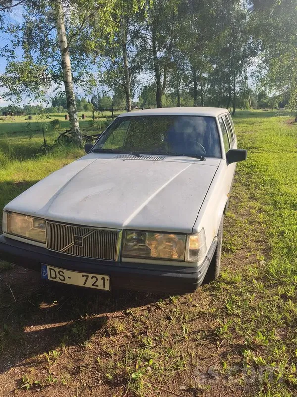 Volvo Pārdod Volvo ar klasisko piedziņu.