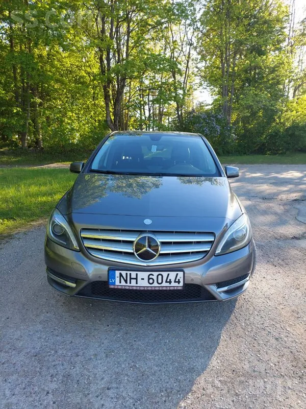 Mercedes Pārdodu Mercedes Benz B 180. 2013.g. 1.8 dīzelis a