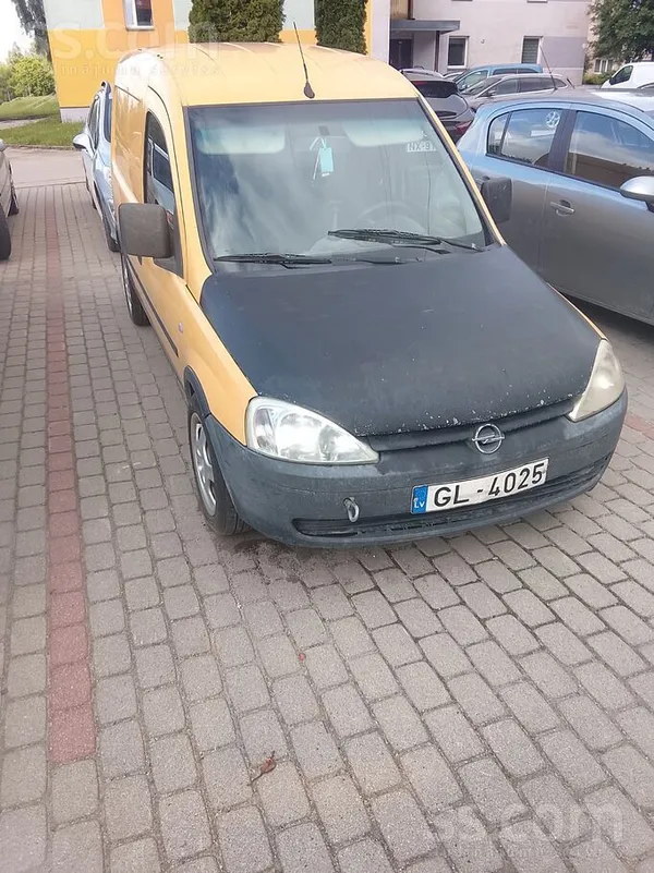 Kravas furgons. Pārdodu bez pārrakstīšanas un numuriem. Dzinējā tika ūdens.