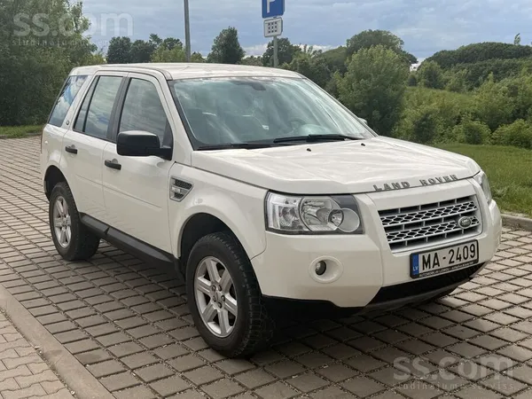 Land-rover Продаётся машина в хорошем состоянии. Во время экс